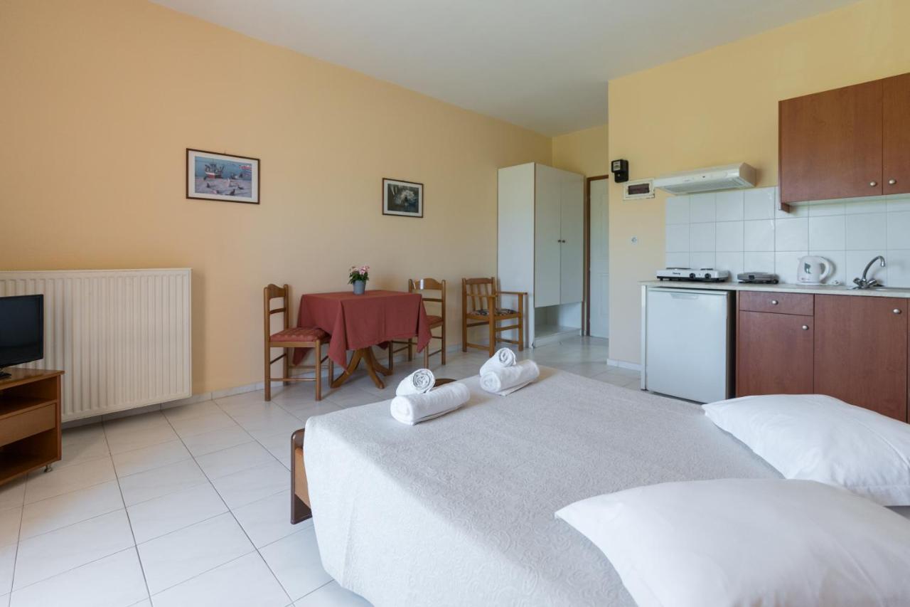 Ammousa Hotel Apartments Ликсури Екстериор снимка